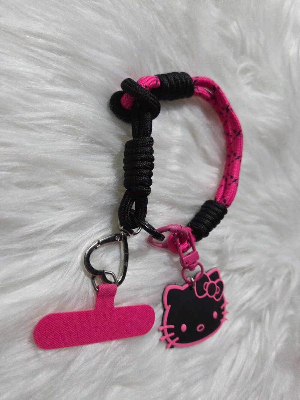 Hello Kitty Keychain - Picture 6 of 6
